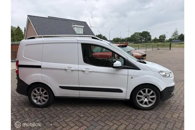 Ford Transit Courier 1.5 TDCI Ambiente (2014) — foto 8
