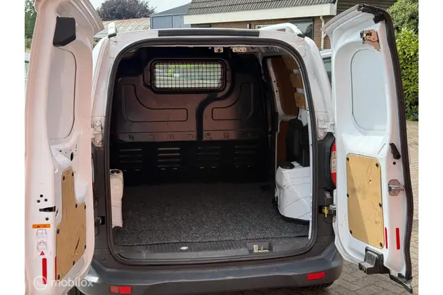 Ford Transit Courier 1.5 TDCI Ambiente (2014) — foto 11