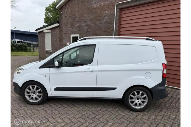 Ford Transit Courier 1.5 TDCI Ambiente (2014) — foto 17