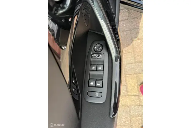 Peugeot 208 1.2 PureTech Executive | Clima · Cruise | Navi (2017) — foto 13