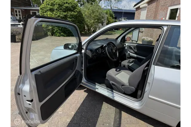 Volkswagen Lupo 1.0 (2002) — foto 9