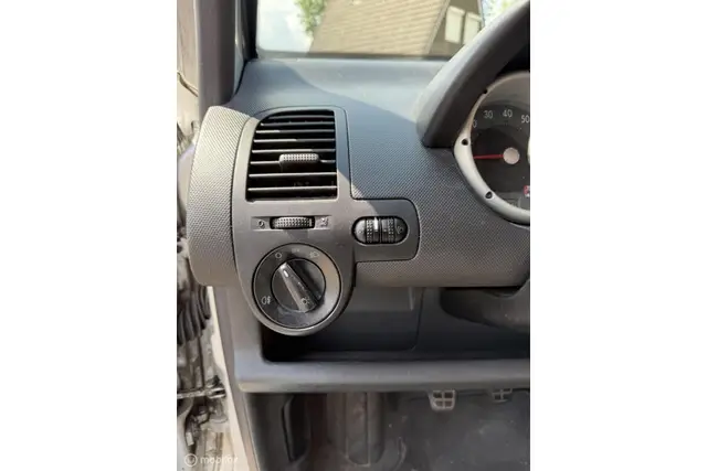 Volkswagen Lupo 1.0 (2002) — foto 12